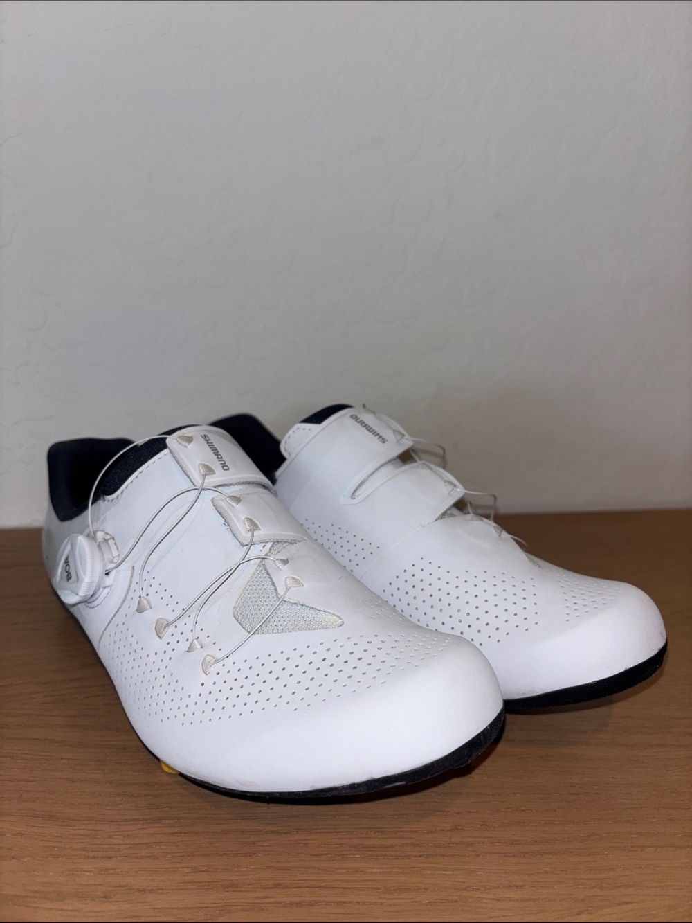 Shimano White and Black Road Cycling Shoes with Boa Dial